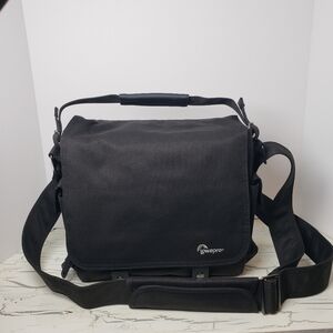 Lowepro 'Urban Reporter 150' Camera and Gear Bag in Black